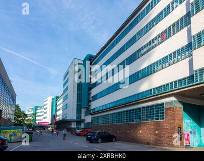 Linz, ancienne Tabakfabrik, aujourd'hui centre des industries créatives et de la numérisation à Donau, Oberösterreich, haute-Autriche, Autriche Banque D'Images