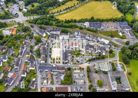 Luftbild, Sekundarschule Belecke, Zentrum mit Einkaufszentrum Bahnhofstraße und Wilkeplatz, Belecke, Warstein, Sauerland, Rhénanie-du-Nord-Westphalie, Deutschland ACHTUNGxMINDESTHONORARx60xEURO *** vue aérienne, école secondaire Belecke, centre avec centre commercial Bahnhofstraße et Wilkeplatz, Belecke, Warstein, Sauerland, Rhénanie du Nord-Westphalie, Allemagne ATTENTIONxMINDESTHONORARx60xEURO Banque D'Images