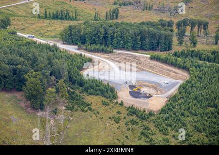 Luftbild, Arnsberger Wald mit Baustellen für Windräder, Sichtigvor, Warstein, Sauerland, Rhénanie-du-Nord-Westphalie, Deutschland ACHTUNGxMINDESTHONORARx60xEURO *** vue aérienne, forêt d'Arnsberg avec chantiers de construction d'éoliennes, Sichtigvor, Warstein, Sauerland, Rhénanie du Nord-Westphalie, Allemagne ATTENTIONxMINDESTHONORARx60xEURO Banque D'Images