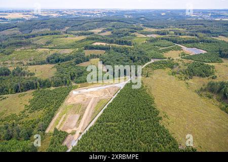 Luftbild, Arnsberger Wald mit Baustellen für Windräder, Fernsicht ins Sauerland, Sichtigvor, Warstein, Sauerland, Nordrhein-Westfalen, Deutschland ACHTUNGxMINDESTHONORARx60xEURO *** vue aérienne, forêt d'Arnsberg avec chantiers de construction d'éoliennes, vue lointaine dans le Sauerland, Sichtigvor, Warstein, Sauerland, Rhénanie du Nord-Westphalie, Allemagne ATTENTIONxMINDESTHONORARx60xEURO Banque D'Images