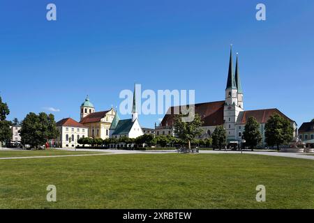 Allemagne, Bavière, haute-Bavière, Altötting, Kapellplatz, Congregation Hall, Capucin Church of dotées Magdalena, Gnadenkapelle, Collegiate Parish Church of nouveaux Philip and Jacob Banque D'Images