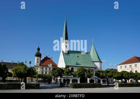 Allemagne, Bavière, haute-Bavière, Altötting, place de la Chapelle, mairie, Chapelle de la Miséricorde Banque D'Images