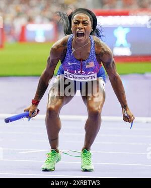 Paris, France. 09 août 2024. Sha'carri Richardson, des États-Unis, célèbre que Team USA remporte le relais 4x100m féminin lors de la compétition d'athlétisme des Jeux Olympiques de Paris 2024 au stade de France à Paris, France, le vendredi 9 août 2024. Photo de Paul Hanna/UPI crédit : UPI/Alamy Live News Banque D'Images