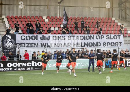 HELMOND, 09-08-2024, Stadion de Braak, Stadium of Helmond Sport, Néerlandais KeukenKampioen Divisie saison de football 2023/2024. Helmond Sport - Jong Utrecht. Utrecht supporters avant le match Helmond Sport - Jong Utrecht . Banque D'Images