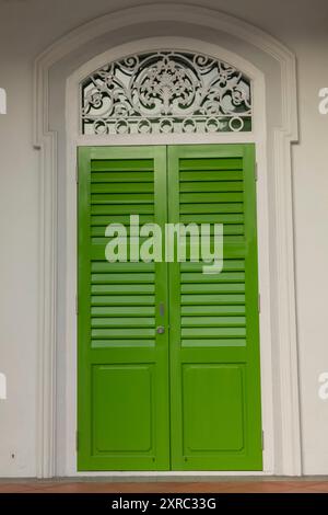Asie, Singapour, Musée des enfants, porte colorée Banque D'Images