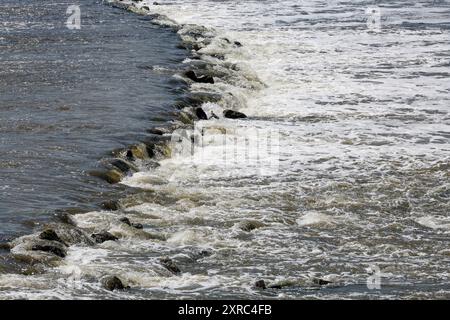 Emscher, nouvel estuaire d'Emscher dans le Rhin, Dinslaken, Voerde, Rhénanie du Nord-Westphalie, Allemagne Banque D'Images