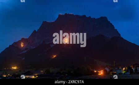 Tyrolean Zugspitz Arena, feu de joie du milieu de l'été, Tyrol, Autriche Banque D'Images