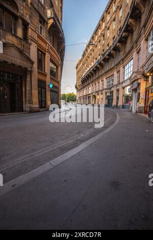 Bâtiments historiques, rue courbe Anchor Kötz à Budapest, Hongrie Banque D'Images