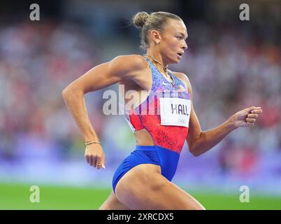 Paris, France. 9 août 2024. Anna Hall des États-Unis participe à l'heptathlon féminin d'athlétisme du 800m aux Jeux Olympiques de Paris 2024 à Paris, France, le 9 août 2024. Crédit : Xu Chang/Xinhua/Alamy Live News Banque D'Images