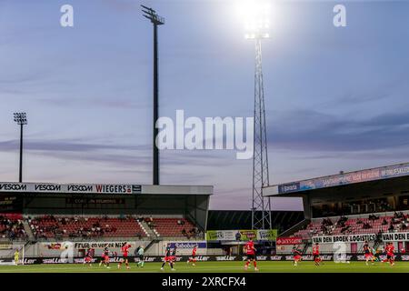 HELMOND, 09-08-2024, Stadion de Braak, Stadium of Helmond Sport, Néerlandais KeukenKampioen Divisie saison de football 2023/2024. Helmond Sport - Jong Utrecht. Aperçu du stade pendant le match Helmond Sport - Jong Utrecht. Banque D'Images