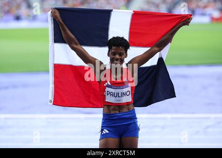 PARIS, FRANCE. 9 août 2024. Marileidy Paulino de l'équipe République Dominicaine célèbre avoir remporté la médaille d'or de la finale du 400m féminin le quatorzième jour des Jeux Olympiques de Paris 2024 au stade de France, Paris, France. Crédit : Craig Mercer/Alamy Live News Banque D'Images