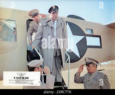 SUSANNE BENTON AUSTIN PENDLETON ORSON WELLES BUCK HENRY et MARTIN BALSAM dans CATCH-22 1970 réalisateur MIKE NICHOLS roman Joseph Heller scénario Buck Henry Filmways Productions / Paramount Pictures Banque D'Images