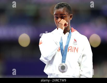 Paris, France. 9 août 2024. La médaillée d'argent Salwa Eid Naser, de Bahreïn, réagit lors de la cérémonie de victoire du 400m féminin d'athlétisme aux Jeux Olympiques de Paris 2024 à Paris, France, le 9 août 2024. Crédit : Li Ying/Xinhua/Alamy Live News Banque D'Images