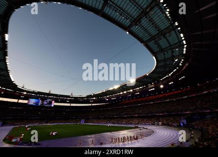 Paris, France. 9 août 2024. Les athlètes concourent lors de la finale féminine du 10000m d'athlétisme aux Jeux Olympiques de Paris 2024 à Paris, France, le 9 août 2024. Crédit : Li Ying/Xinhua/Alamy Live News Banque D'Images