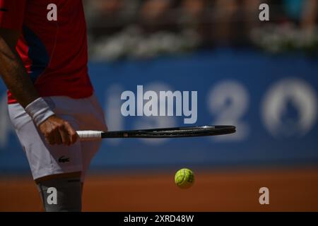 PARIS, FRANCE-29 juillet 2024 : Novak Djokovic, de l'équipe Serbie, concourt avec Rafael Nadal lors du match de deuxième tour de tennis en simple masculin aux Jeux Olympiques Banque D'Images