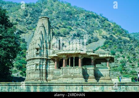 Temple, partie du fort Bhangarh du XVIe siècle à Alwar, Rajasthan, Inde Banque D'Images