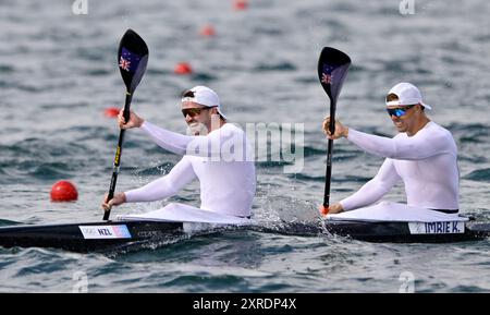 Paris, France. 09 août 2024. Jeux Olympiques de Paris 2024. Canoë sprint. Stade nautique olympique. Paris. Hamish Legarth (NZL) et Kurtis Imrie (NZL) dans la compétition de canoë sprint lors des Jeux olympiques de Paris 2024 au stade olympique nautique, France. Crédit : Sport in Pictures/Alamy Live News Banque D'Images