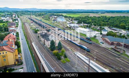 Jaworzyna slaska, Pologne - 08.10.2024 : PKP Cargo est un opérateur logistique et le plus grand transporteur ferroviaire de marchandises en Pologne Banque D'Images