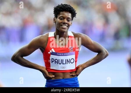 Marileidy Paulino, de la République dominicaine, célèbre après avoir participé à la finale du 400m féminin lors des Jeux Olympiques de Paris 2024 au stade de France à Paris (France), le 09 août 2024. Marileidy Paulino s'est classée première en remportant la médaille d'or. Banque D'Images