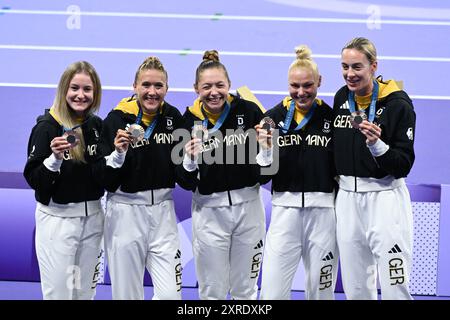 Saint Denis, France. 09 août 2024. BURGHARDT Alexandra, HAASE Rebekka, JUNK Sophia, LUECKENKEMPER Gina et MAYER Lisa ( Team Germany ) Médaille de bronze, Athlétisme, finale du relais 4 x 100 m féminin aux Jeux Olympiques de Paris 2024 le 9 août 2024 au stade de France à Saint-Denis près de Paris, France - photo Federico Pestellini/Panoramic/DPPI crédit média: DPPI Media/Alamy Live News Banque D'Images