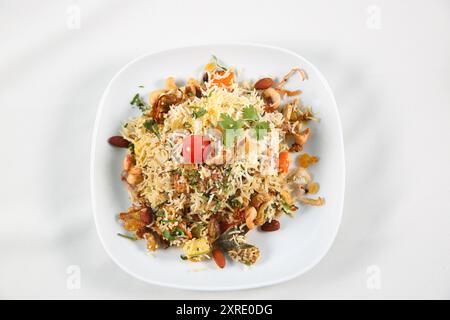 Arab Veg biryani - riz basmati et légumes mélangés noix, fruits et foyer sélectif Banque D'Images