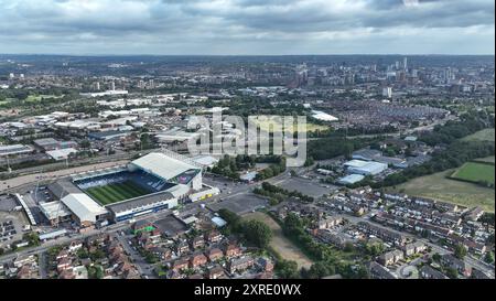 Leeds, Royaume-Uni. 10 août 2024. Vue aérienne d'Elland Road et de la ville de Leeds avant le match du Sky Bet Championship Leeds United vs Portsmouth à Elland Road, Leeds, Royaume-Uni, le 10 août 2024 (photo Mark Cosgrove/News images) à Leeds, Royaume-Uni, le 8/10/2024. (Photo de Mark Cosgrove/News images/SIPA USA) crédit : SIPA USA/Alamy Live News Banque D'Images