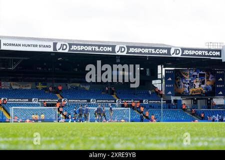 Vue générale à l'intérieur du stade avant le match du Leeds United FC vs Portsmouth FC SKY BET EFL Championship à Elland Road, Leeds, Angleterre, Royaume-Uni le 10 août 2024 crédit : Every second Media/Alamy Live News Banque D'Images