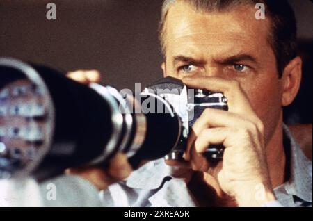 JAMES STEWART dans LUNETTE ARRIÈRE (1954), réalisé par ALFRED HITCHCOCK. Crédit : PARAMOUNT PICTURES / album Banque D'Images