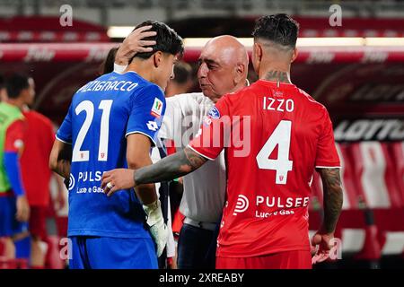 Monza, Italie. 9 août 2024. Armando Izzo (AC Monza) et Samuel Pizzignacco (AC Monza) célèbrent la victoire avec Adriano Galliani (AD AC Monza) lors du match de football Coupe d'Italie, Coppa Italia 2025 entre l'AC Monza et le FC Sudtirol le 9 août 2024 au stade U-Power de Monza, Italie. Crédit : Luca Rossini/E-Mage/Alamy Live News Banque D'Images