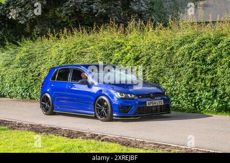 2015 Bleu VW Volkswagen Golf R DSG, TSI 300 DSG 4Motion Bluemotion Auto Start/Stop car Hatchback essence 1984 cc Banque D'Images