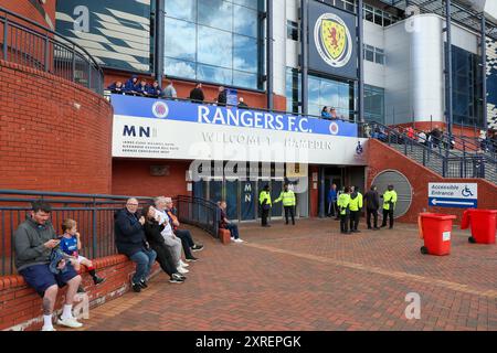 Glasgow, Royaume-Uni. 10 août 2024. Les Rangers affrontent Motherwell au stade Hampden, le stade national écossais de Glasgow, lors du premier match à domicile des Rangers en première place écossaise. Le stade de football local des Rangers, Ibrox Park, est actuellement en rénovation et jusqu'à ce que les travaux soient terminés, ils utiliseront Hampden comme stade de football local. Crédit : Findlay/Alamy Live News Banque D'Images