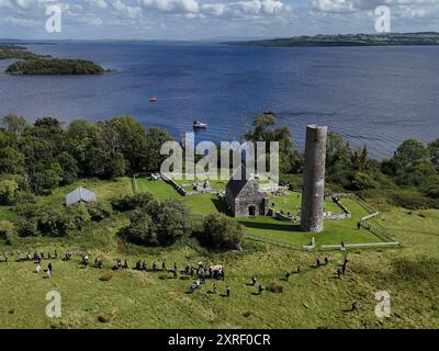 Les funérailles de l'écrivain irlandaise Edna O'Brien ont lieu sur Holy Island dans le comté de Clare. O'Brien, romancier, auteur de nouvelles, mémo-iriste, poète et dramaturge, décédé à l'âge de 93 ans le mois dernier après une longue maladie. Date de la photo : samedi 10 août 2024. Banque D'Images