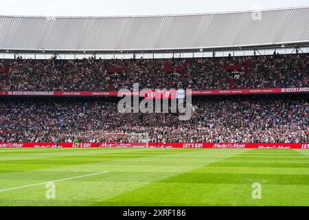 Rotterdam, pays-Bas. 10 août 2024. Rotterdam - vue d'ensemble du stade lors du premier match de la saison Eredivisie 2024/2025. Le match d'ouverture de la saison se déroule entre Feyenoord et Willem II au Stadion Feijenoord de Kuip le 10 août 2024 à Rotterdam, aux pays-Bas. Crédit : Box to Box Pictures/Alamy Live News Banque D'Images