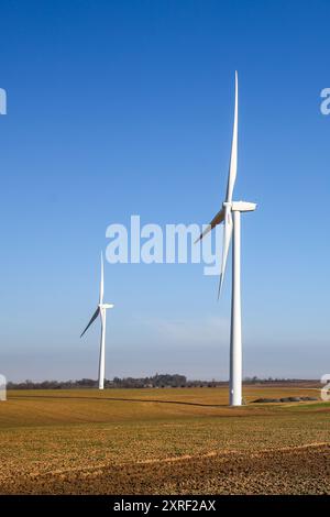 Hook Moor Wind Farm, Aberford, Leeds, West Yorkshire par temps hivernal brillant. Le parc éolien longe la jonction de la M1 et de l'A1. Banque D'Images