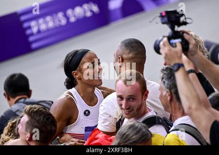 Paris, France. 09 août 2024. L'athlète belge Nafissatou Thiam photographiée après l'heptathlon féminin lors de la compétition d'athlétisme des Jeux Olympiques de Paris 2024, vendredi 09 août 2024 à Paris, France. Les Jeux de la XXXIIIe Olympiade se déroulent à Paris du 26 juillet au 11 août. La délégation belge compte 165 athlètes en compétition dans 21 sports. BELGA PHOTO DIRK WAEM crédit : Belga News Agency/Alamy Live News Banque D'Images