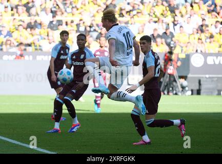 Dortmund, Allemagne. 10 août 2024. Football : test matches, Borussia Dortmund - Aston Villa. Julian Brandt de Dortmund en action. Crédit : Bernd Thissen/dpa/Alamy Live News Banque D'Images