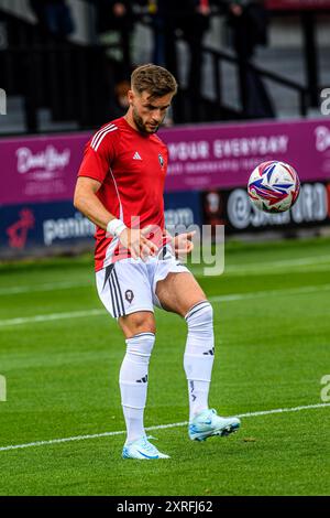 Luke Garbutt du Salford City FC en échauffement lors du match de Sky Bet League 2 entre Salford City et Port Vale à Moor Lane, Salford, samedi 10 août 2024. (Photo : Ian Charles | mi News) crédit : MI News & Sport /Alamy Live News Banque D'Images