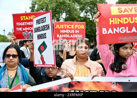 10 août 2024, Londres, Royaume-Uni. Sauvez les hindous dans la démonstration de Bangledesh. Protestation de masse contre les atrocités et les brutalités sur les minorités au Bangladesh. Devant les chambres du Parlement, Parliament Square, Westminster. Crédit : michael melia/Alamy Live News Banque D'Images
