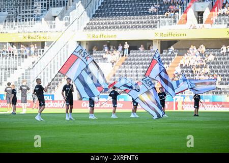 10.08.2024, Raiffeisen Arena Linz, AUT, Admiral Bundesliga, LASK Linz vs SCR Altach, im Bild Fahnenschwenker .// Admiral Bundesliga match entre LASK Linz et SCR Altach à Linz, Autriche le 2024/08/10. - 20240810 PD12265 Banque D'Images