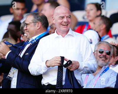 Gianni Infantino, président de la FIFA, regardant le match pour la médaille d'or féminine entre les États-Unis et le Brésil, au Parc des Princes, à Paris, le quinzième jour des Jeux Olympiques de Paris 2024 en France. Date de la photo : samedi 10 août 2024. Banque D'Images