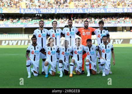 Vérone, Italie. 10 août 2024. L'équipe de Cesena en action lors du match de football de la coupe d'Italie Frecciarossa 2024/25 entre Hellas Vérone et Cesena au stade Marcantonio Bentegodi, au nord de l'est de l'Italie - samedi 10 août 2024. Sport - Soccer (photo de Paola Garbuioi/Lapresse) crédit : LaPresse/Alamy Live News Banque D'Images