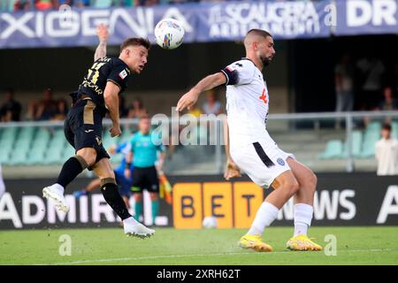 Vérone, Italie. 10 août 2024. Tomas Suslov (31 Hellas Vérone) en action lors du match de football de la coupe d'Italie Frecciarossa 2024/25 entre Hellas Vérone et Cesena au stade Marcantonio Bentegodi, au nord de l'est de l'Italie - samedi 10 août 2024. Sport - Soccer (photo de Paola Garbuioi/Lapresse) crédit : LaPresse/Alamy Live News Banque D'Images