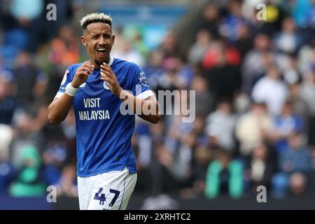 Cardiff, Royaume-Uni. 10 août 2024. Callum Robinson de Cardiff City réagit. EFL Skybet championnat match, Cardiff City v Sunderland au Cardiff City Stadium de Cardiff, pays de Galles, samedi 10 août 2024. Cette image ne peut être utilisée qu'à des fins éditoriales. Usage éditorial exclusif, photo par Andrew Orchard/Andrew Orchard photographie sportive/Alamy Live News crédit : Andrew Orchard photographie sportive/Alamy Live News Banque D'Images