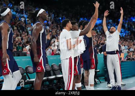 Team USA célèbre la défaite, France. , . Jeux Olympiques à la Bercy Arena à Paris, France le samedi 10 août 2024. Photo de Richard Ellis/UPI crédit : UPI/Alamy Live News Banque D'Images