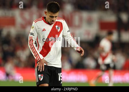 Buenos Aires, Argentine. 10 août 2024. Claudio Echeverri, le milieu de terrain de River plate, fait des gestes lors du match « Cesar Luis Menotti » du tournoi de football argentin 2024 contre Huracan au stade El Monumental de Buenos Aires, le 10 août 2024. Crédit : Alejandro Pagni/Alamy Live News Banque D'Images