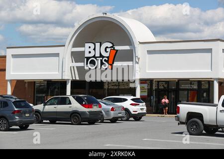 Muncy, États-Unis. 10 août 2024. Une vue extérieure d'un magasin de rabais Big lots. Big lots a annoncé qu'il prévoyait de fermer jusqu'à 315 magasins. Crédit : SOPA images Limited/Alamy Live News Banque D'Images