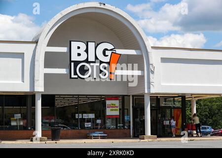 Muncy, États-Unis. 10 août 2024. Une vue extérieure d'un magasin de rabais Big lots. Big lots a annoncé qu'il prévoyait de fermer jusqu'à 315 magasins. Crédit : SOPA images Limited/Alamy Live News Banque D'Images