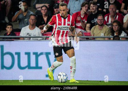 Eindhoven, pays-Bas. 10 août 2024. EINDHOVEN, PAYS-BAS - 10 AOÛT : Noa Lang du PSV dribble lors du match néerlandais Eredivisie entre le PSV et le RKC Waalwijk au Philips Stadion le 10 août 2024 à Eindhoven, pays-Bas. (Photo de Gabriel Calvino Alonso/Orange Pictures) crédit : Orange pics BV/Alamy Live News Banque D'Images