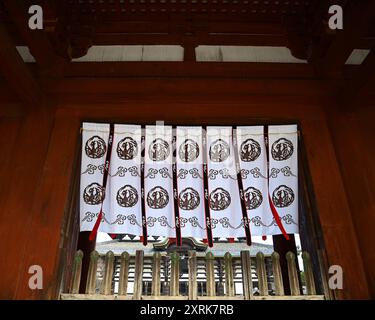 Vue panoramique de l'entrée de la porte du milieu Chūmon au temple bouddhiste Tōdai-ji à Nara, Kansai Japon. Banque D'Images