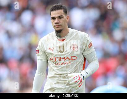 Londres, Royaume-Uni. 10 août 2024. Ederson de Manchester City lors du match du FA Community Shield au stade de Wembley, Londres. Le crédit photo devrait se lire : Paul Terry/Sportimage crédit : Sportimage Ltd/Alamy Live News Banque D'Images